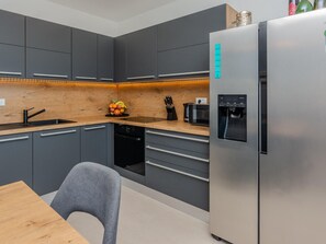 Geladeira, fogão, cooktop, lava-louças