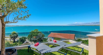 Gorgeous apartment in Nin with house sea view