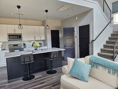 Cozy open concept home in beautiful Davidson near Lake Norman