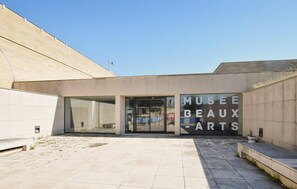 Exterior - 4 bedroom amazing home in GRENTHEVILLE (GRENTHEVILLE)