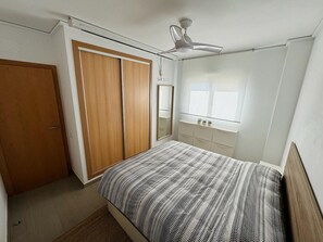 2 bilik tidur, seterika/papan seterika, Wi-fi percuma, cadar katil 