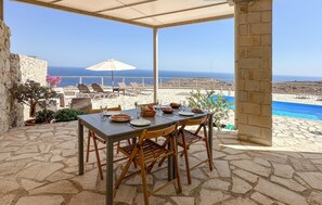Outdoor dining - Awesome home in Plaka (Plaka)