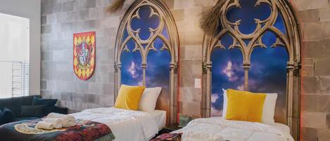 4 bedrooms, iron/ironing board, WiFi, bed sheets