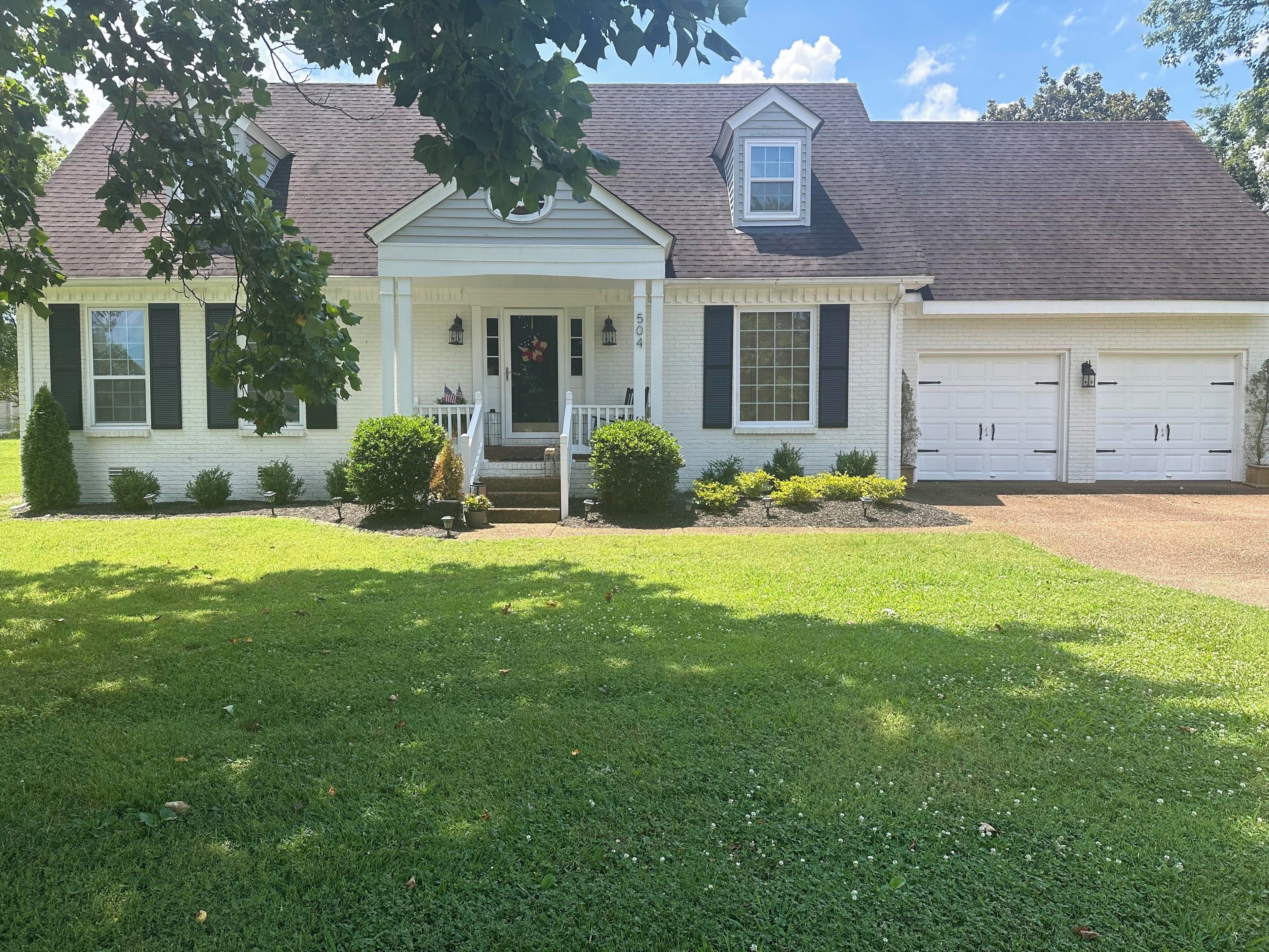 10 minutes from downtown Franklin!