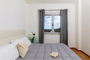 Apartment, Meerblick | 2 Schlafzimmer, Bügeleisen/Bügelbrett, kostenloses WLAN