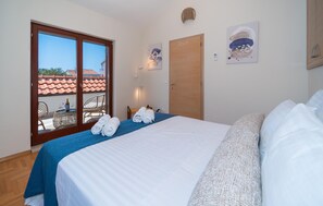 4 Schlafzimmer, Reisekinderbett, kostenloses WLAN, Bettwäsche