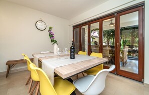 Outdoor dining - Nice home in Kozino with sauna (Kozino)