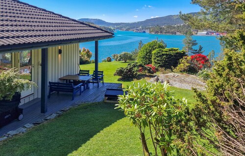 4 bedroom awesome home in ølve