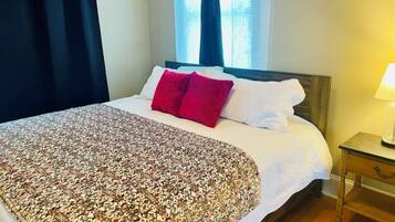 2 bedrooms, iron/ironing board, free WiFi, bed sheets