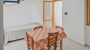 Unclassified image, 5 of 13, button - Cozy home in Vieste with outdoor swimming pool (Vieste)