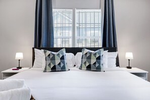 3 habitaciones, tabla de planchar con plancha, wifi y ropa de cama 