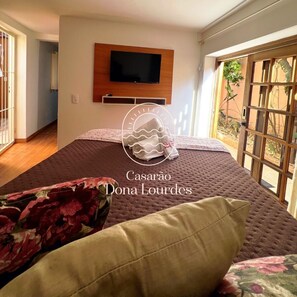 1 bedroom, WiFi, bed sheets - Casarão Dona Lourdes (Centro São Francisco do Sul)