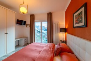 Apartment, Lake View