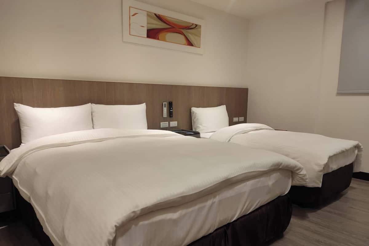 Triple Room, Multiple Beds, Non Smoking