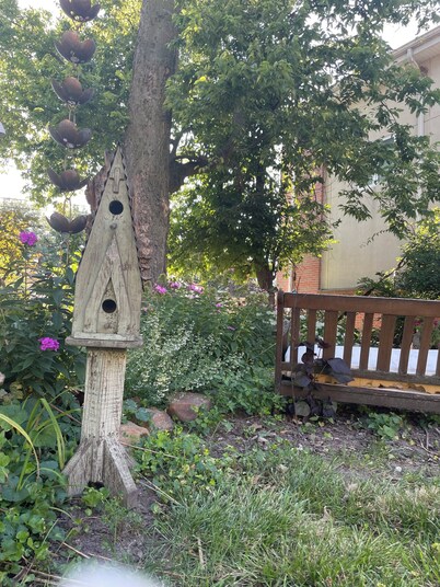 Cozy studio located in small town America, Bunker Hill, IL. 