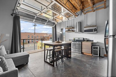 Modern Loft in Downtown Butte