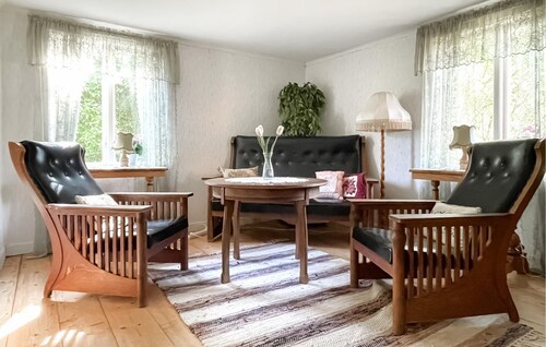 Cozy home in Kristinehamn with WiFi