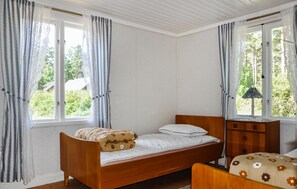 3 bedrooms, travel cot, free WiFi