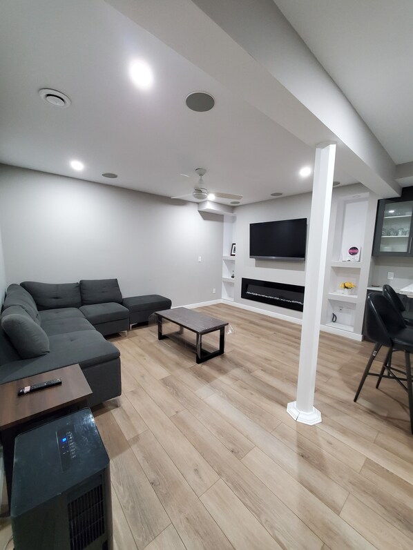 智能电视、壁炉