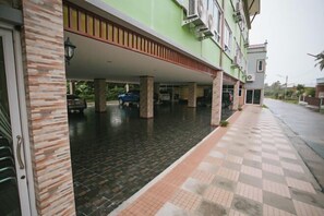 Interior - T.W. Sea View Hotel (Tha Sala)