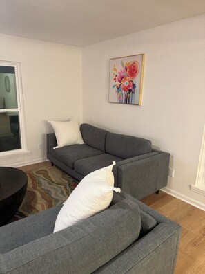 Een smart-tv en een open haard