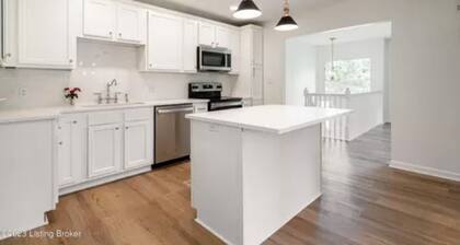 Shelbyville, KY - Bourbon Trail, Horse Country and more. A modern, spacious gem.