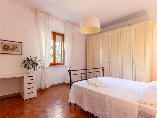 3 bedrooms, Internet