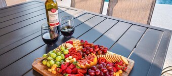 Casa Golden Retreat | Heated Pool • Hot Tub • BBQ