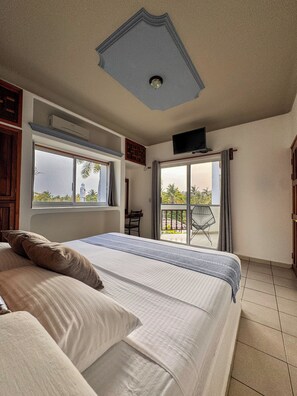 Standard Double Room, Balcony, Garden View | Free WiFi, bed sheets - Los Angeles (San Pedro Pochutla)