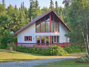 Chalet, 3 Bedrooms | Desk, cribs/infant beds, free WiFi, bed sheets - Wawa Northern Lights Motel & chalets (wawa)