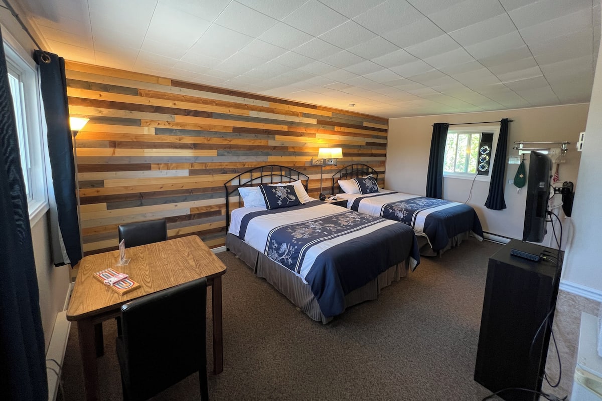 Family Double Room, 2 Queen Beds | Desk, cots/infant beds, free WiFi, bed sheets