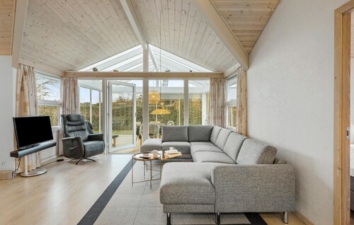 4 bedroom stunning home in Hadsund