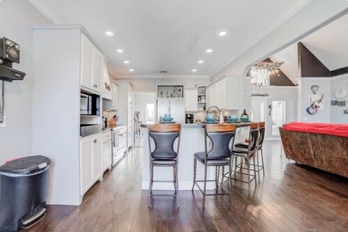 LAKE HOUSE - Fishing, Hiking, Game Room, Stunning View