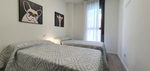 Iron/ironing board, free WiFi, bed sheets - New construction apartment in Denia (Denia)