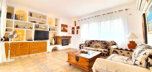 Living area - Detached villa 80 mts from the beach (Denia)