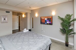 2 habitaciones, tabla de planchar con plancha, wifi y ropa de cama