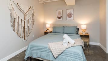 2 chambres, fer et planche à repasser, Wi-Fi, draps fournis