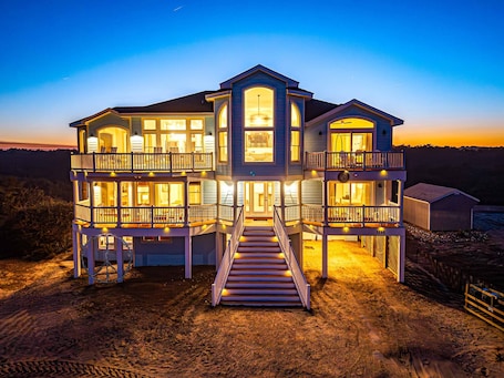 Exterior. June specials Htd pool/hotub, firepit oceanview, Wild Horses, 6 bed 7 baths