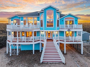 Exterior - June specials Htd pool/hotub, firepit oceanview, Wild Horses, 6 bed 7 baths (Corolla)