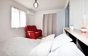 3 室のベッドルーム、アイロン / アイロン台、旅行用ベビーベッド、WiFi (無料)