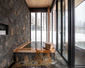 Bañera de hidromasaje privada