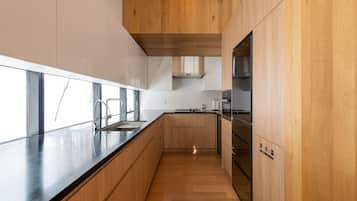 Chalet, 5 Bedrooms, Non Smoking, Mountain View | Private kitchen | Full-size fridge, microwave, oven, stovetop