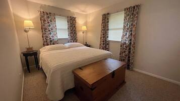 3 bedrooms, travel crib, WiFi, bed sheets