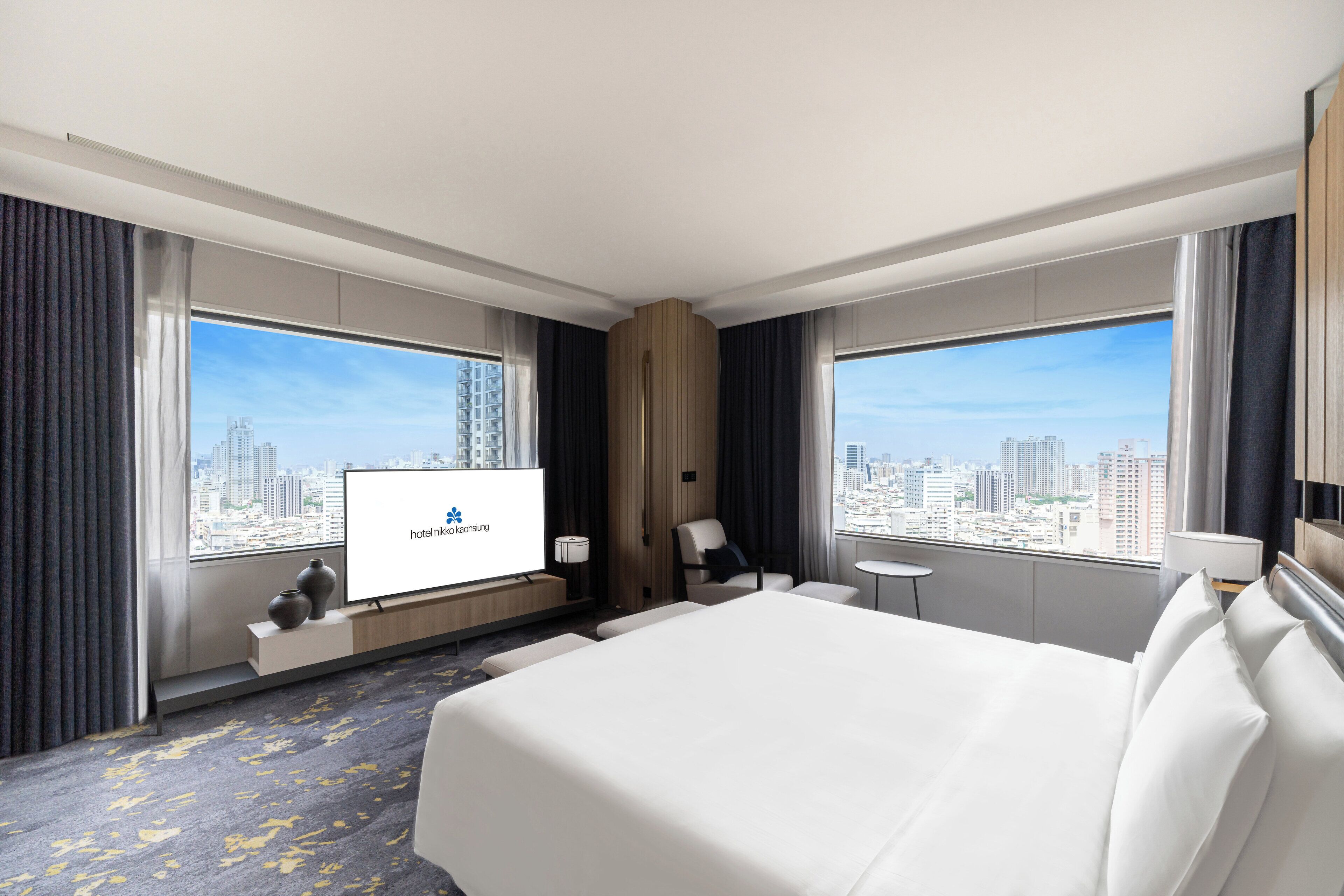 Hypo-allergenic bedding, down duvets, minibar, in-room safe