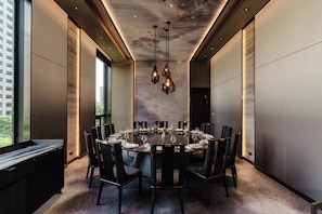 3 restaurants; breakfast, lunch, dinner, and brunch served - Hotel Nikko Kaohsiung (Kaohsiung)