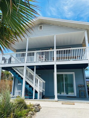 Exterior - Ocean views - Boatman’s Beach House! Steps to St. Augustine Beach. Sleeps 10.  (St. Augustine)