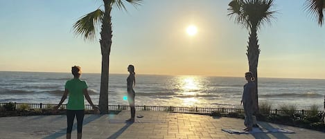 المنطقة المحيطة بالمنشأة