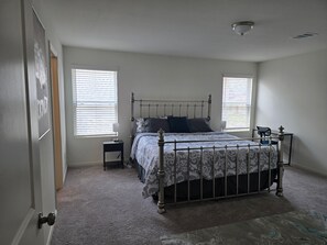 5 bedrooms, desk, iron/ironing board, free WiFi