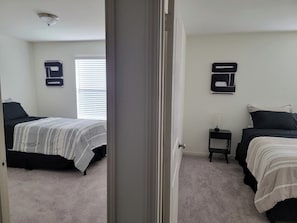 5 habitaciones, escritorio, tabla de planchar con plancha y wifi gratis 