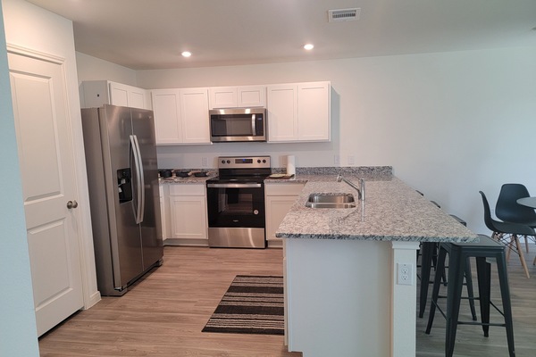 Refrigerador, microondas, horno, placa de cocina